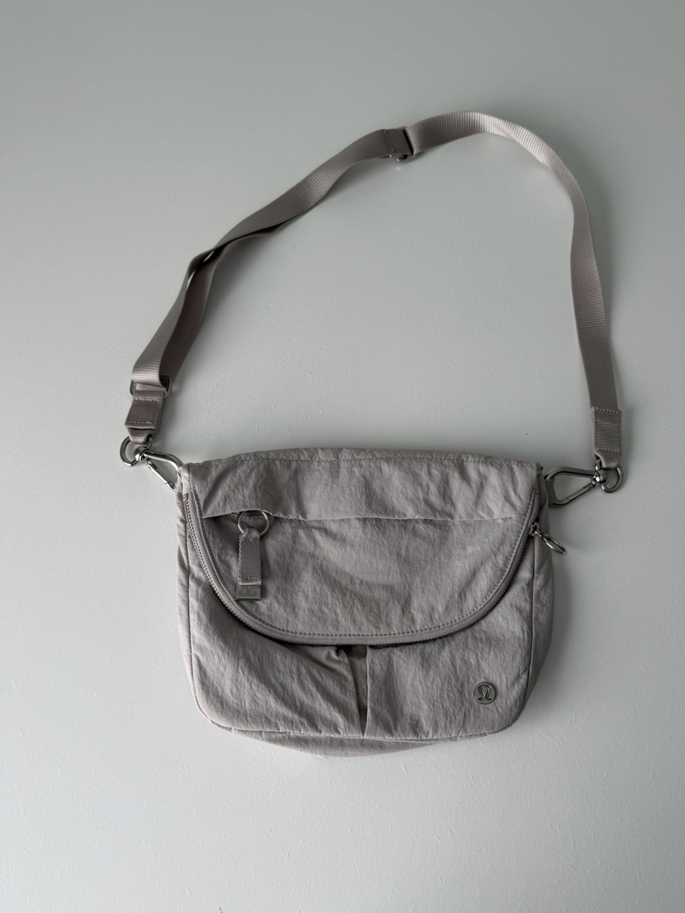 Lululemon All Night Festival 5L Bag Silver Drop - Picture 5 of 8